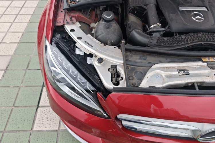 Used Mercedes-Benz C-Class 2018 C 180 L Fashion Edition Sport Version Engine Bay Right
