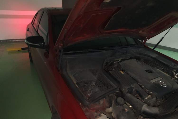 Used Mercedes-Benz C-Class 2018 C 200 Sport Edition Engine Bay Right