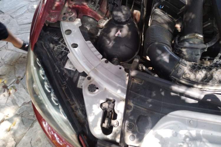 Used Mercedes-Benz C-Class 2018 C 200 L Sport Edition Engine Bay Right