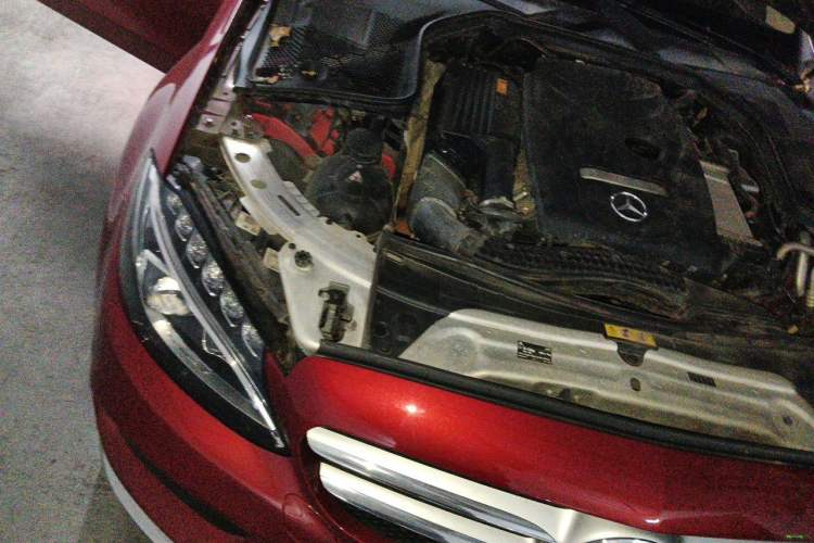 Used Mercedes-Benz C-Class 2018 C 200 L Sport Edition Engine Bay Right