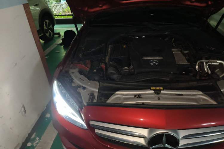 Used Mercedes-Benz C-Class 2018 C 200 L Sport Edition Engine Bay Right