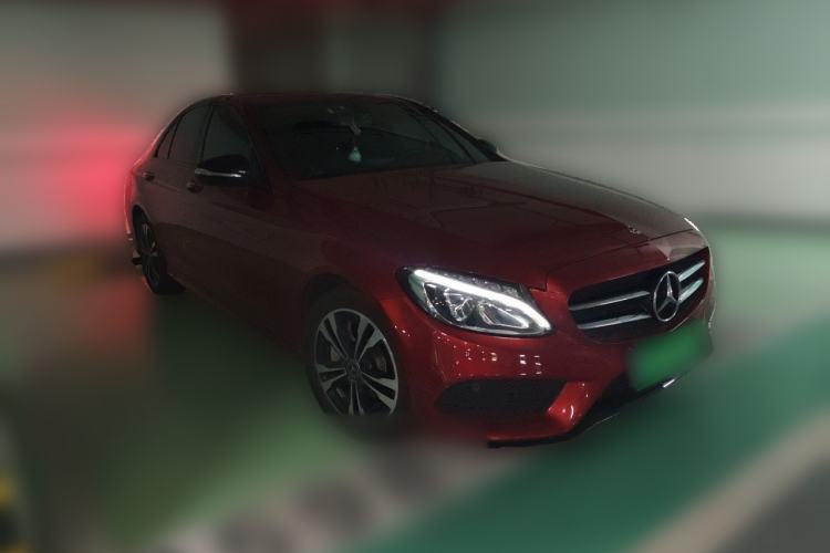 Used Mercedes-Benz C-Class 2018 C 200 Sport Edition Front Right 45 Deg