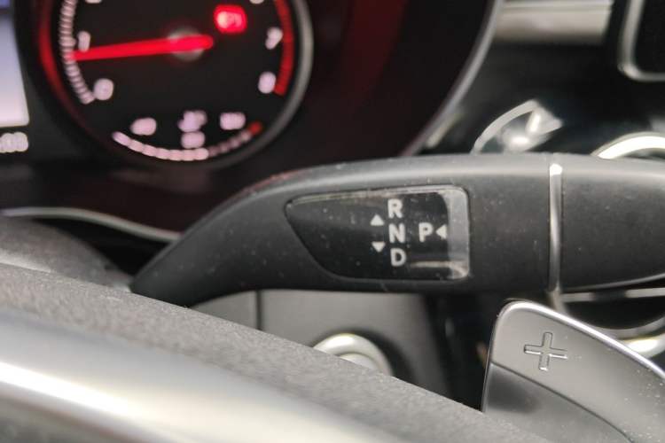 Used Mercedes-Benz C-Class 2018 C 200 Sport Edition Gear Lever