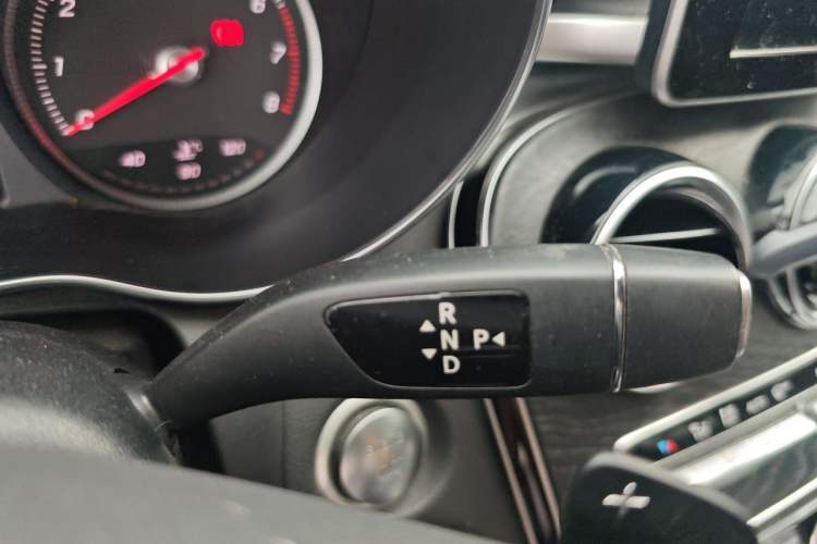 Used Mercedes-Benz C-Class 2018 C 180 L Fashion Edition Sport Version Gear Lever