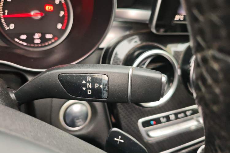 Used Mercedes-Benz C-Class 2018 C 180 L Fashion Edition Sport Version Gear Lever