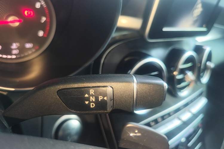 Used Mercedes-Benz C-Class 2018 C 180 L Fashion Edition Sport Version Gear Lever