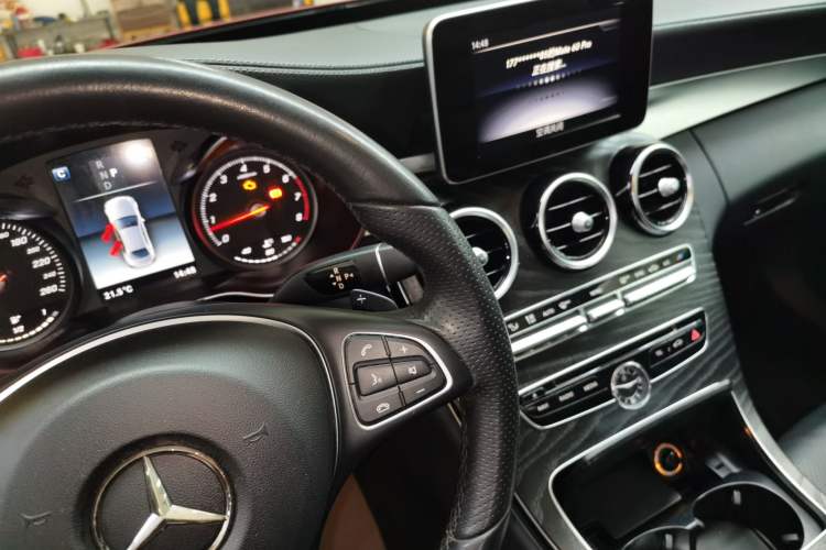 Used Mercedes-Benz C-Class 2018 C 200 L Sport Edition Gear Lever