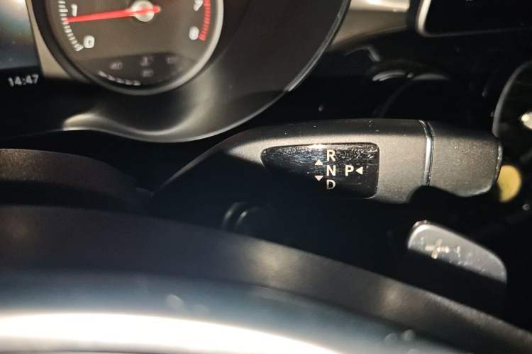 Used Mercedes-Benz C-Class 2018 C 200 Sport Edition Gear Lever