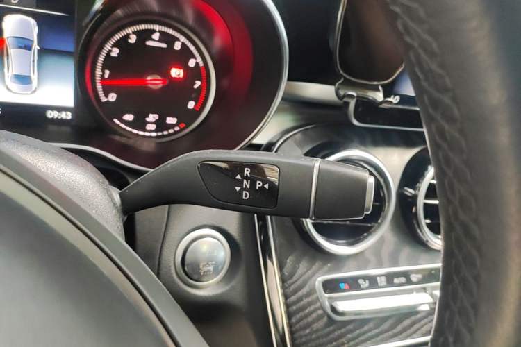 Used Mercedes-Benz C-Class 2018 C 180 L Fashion Edition Sport Version Gear Lever