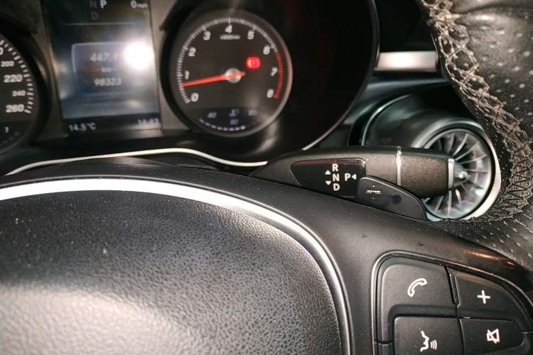 Used Mercedes-Benz C-Class 2018 C 200 Estate Gear Lever