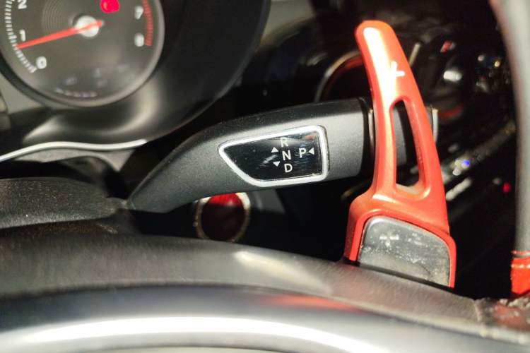Used Mercedes-Benz C-Class 2018 C 200 Sport Edition Gear Lever