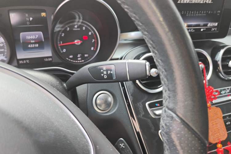 Used Mercedes-Benz C-Class 2018 C 180 L Fashion Edition Sport Version Gear Lever