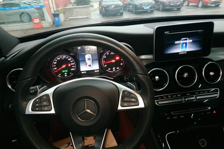 Used Mercedes-Benz C-Class 2018 C 200 Sport Edition Gear Lever