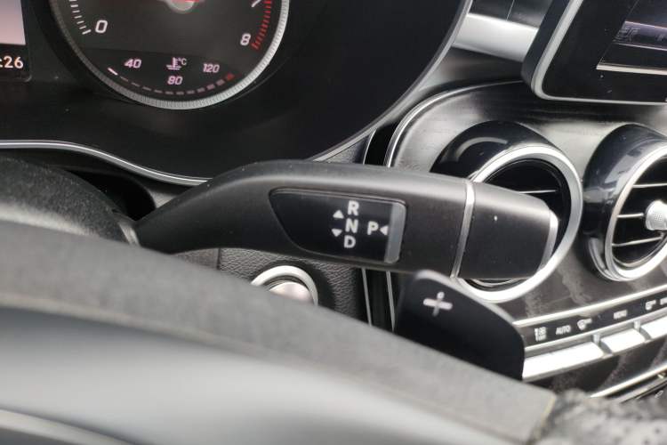 Used Mercedes-Benz C-Class 2018 C 180 L Fashion Edition Sport Version Gear Lever