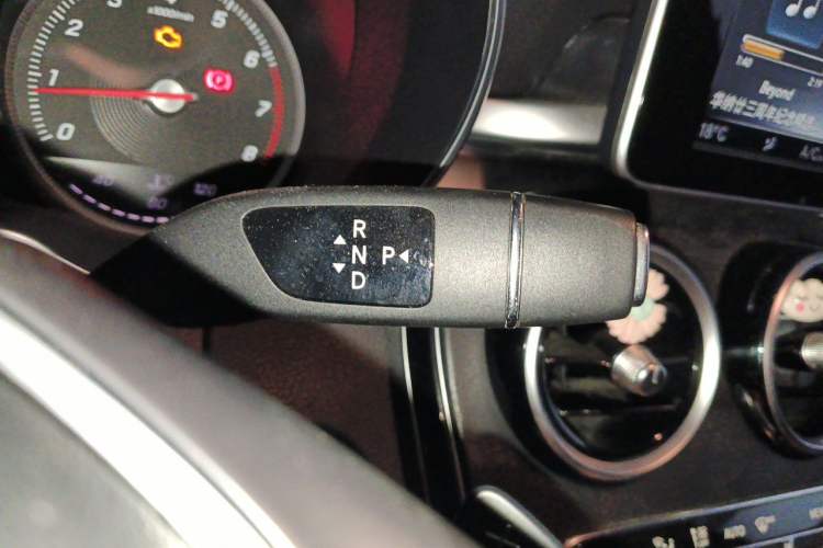 Used Mercedes-Benz C-Class 2018 C 200 L Sport Edition Gear Lever