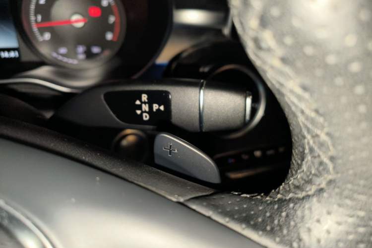 Used Mercedes-Benz C-Class 2018 C 200 L Sport Edition Gear Lever