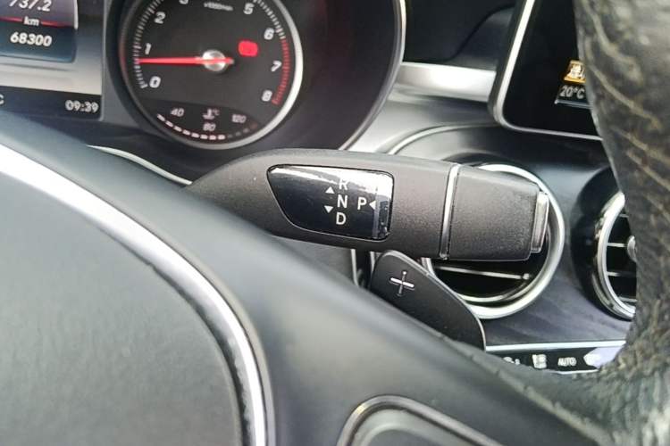 Used Mercedes-Benz C-Class 2018 C 180 L Fashion Edition Sport Version Gear Lever