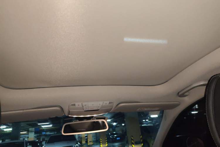 Used Mercedes-Benz C-Class 2018 C 200 L Sport Edition Headliner
