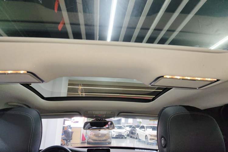 Used Mercedes-Benz C-Class 2018 C 200 L Sport Edition Headliner
