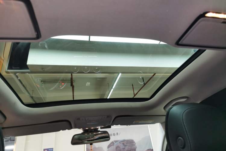 Used Mercedes-Benz C-Class 2018 C 200 L Sport Edition Headliner