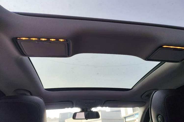 Used Mercedes-Benz C-Class 2018 C 200 L Sport Edition Headliner