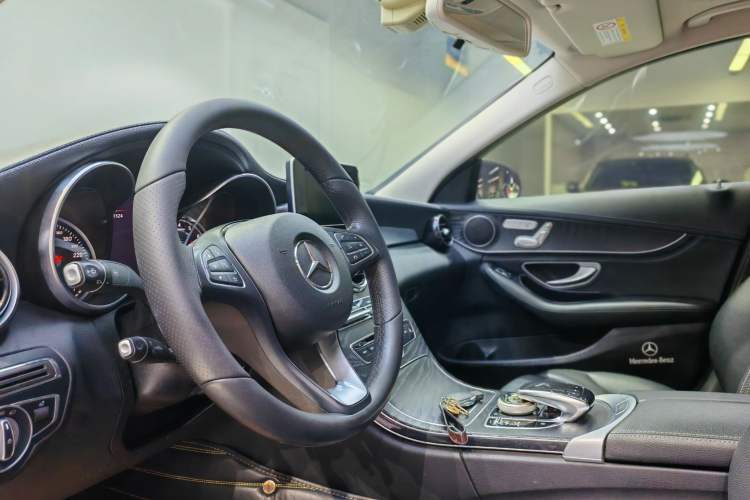 Used Mercedes-Benz C-Class 2018 C 200 L Sport Edition Interior 1