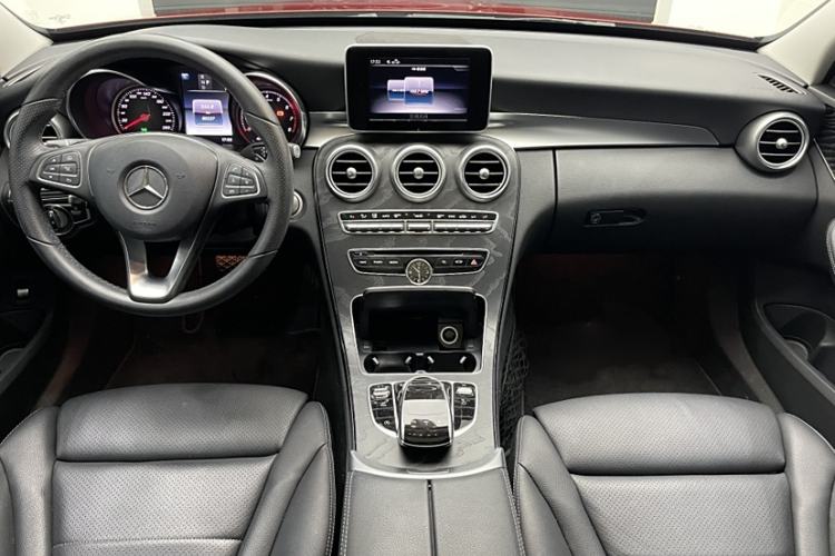 Used Mercedes-Benz C-Class 2018 C 200 Estate Interior 1