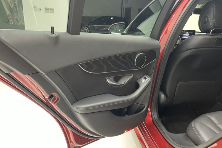 Used Mercedes-Benz C-Class 2018 C 200 Estate Interior 10