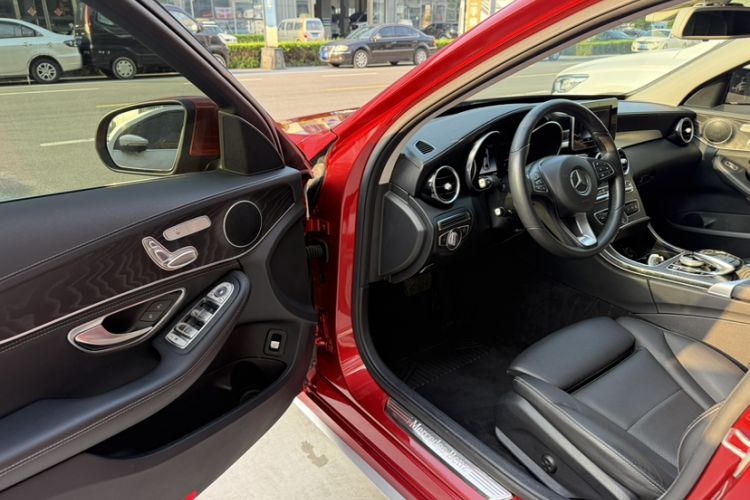 Used Mercedes-Benz C-Class 2018 C 200 L Sport Edition Interior 11