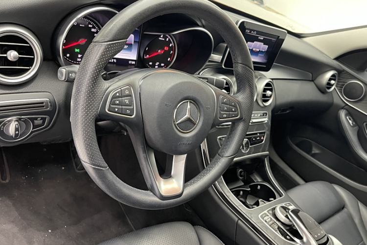 Used Mercedes-Benz C-Class 2018 C 200 Estate Interior 2