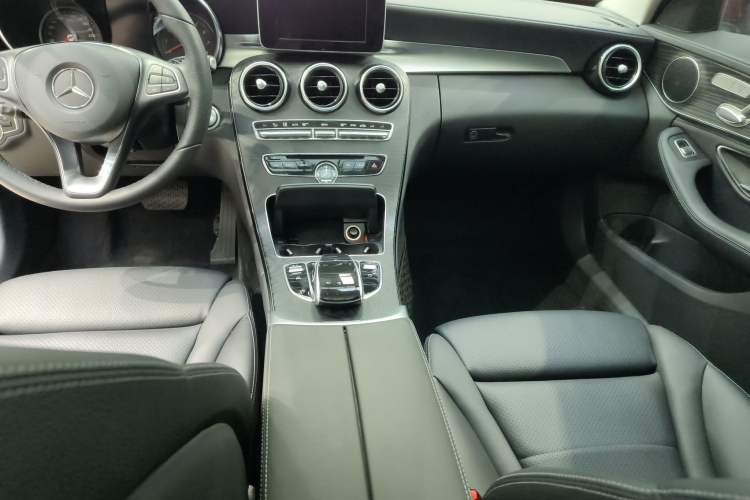Used Mercedes-Benz C-Class 2018 C 200 L Sport Edition Interior 2