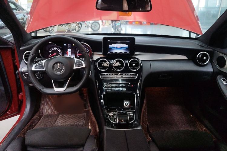 Used Mercedes-Benz C-Class 2018 C 200 Sport Edition Interior 2