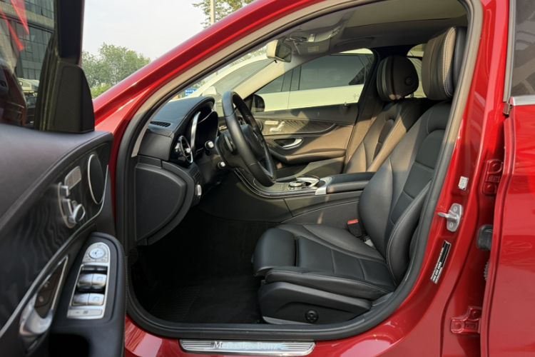 Used Mercedes-Benz C-Class 2018 C 200 L Sport Edition Interior 3