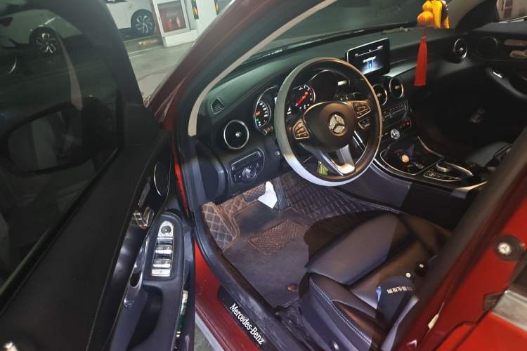 Used Mercedes-Benz C-Class 2018 C 200 L Sport Edition Interior 3