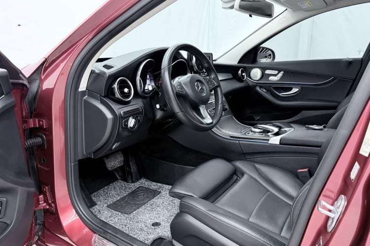 Used Mercedes-Benz C-Class 2018 C 200 L Sport Edition Interior 4