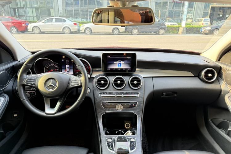 Used Mercedes-Benz C-Class 2018 C 200 L Sport Edition Interior 4