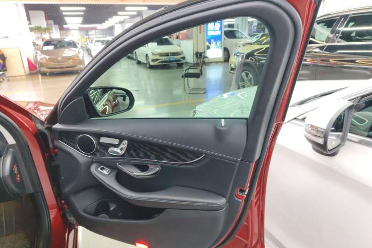 Used Mercedes-Benz C-Class 2018 C 200 L Sport Edition Interior 5