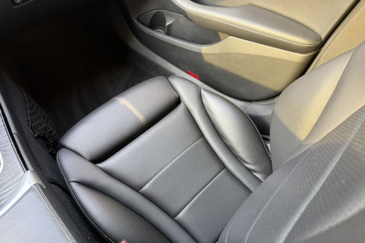 Used Mercedes-Benz C-Class 2018 C 200 L Sport Edition Interior 5
