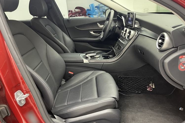 Used Mercedes-Benz C-Class 2018 C 200 Estate Interior 6