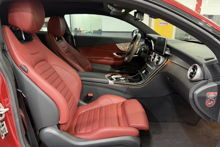 Used Mercedes-Benz C-Class 2018 C 300 Coupe Night Edition Interior 7