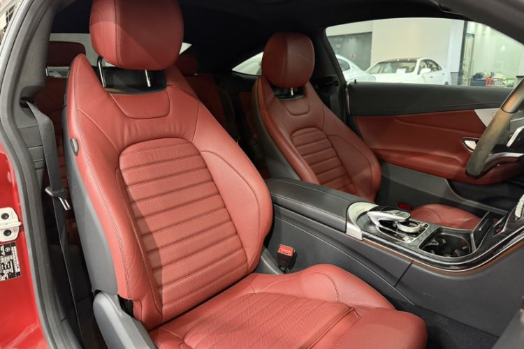 Used Mercedes-Benz C-Class 2018 C 300 Coupe Night Edition Interior 8