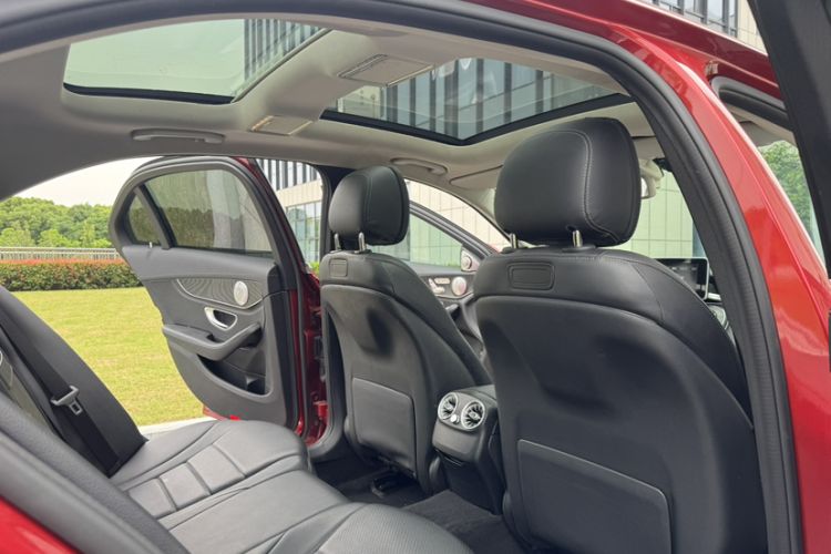 Used Mercedes-Benz C-Class 2018 C 200 L Sport Edition Interior 9