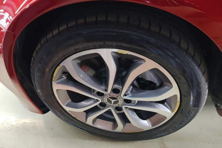 Used Mercedes-Benz C-Class 2018 C 180 L Fashion Edition Sport Version Left Front Wheel Hub