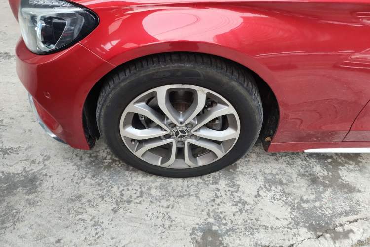 Used Mercedes-Benz C-Class 2018 C 180 L Fashion Edition Sport Version Left Front Wheel Hub