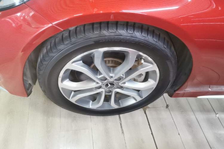 Used Mercedes-Benz C-Class 2018 C 180 L Fashion Edition Sport Version Left Front Wheel Hub