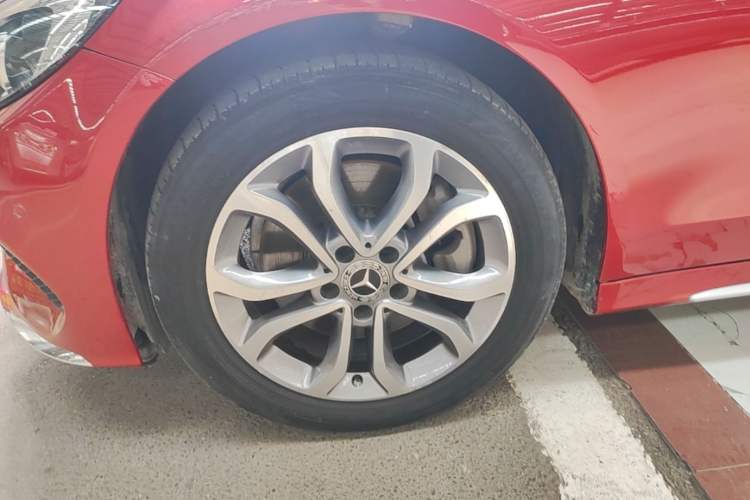 Used Mercedes-Benz C-Class 2018 C 180 L Fashion Edition Sport Version Left Front Wheel Hub