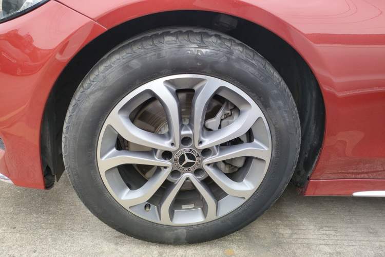 Used Mercedes-Benz C-Class 2018 C 180 L Fashion Edition Sport Version Left Front Wheel Hub