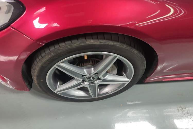 Used Mercedes-Benz C-Class 2018 C 200 Estate Left Front Wheel Hub