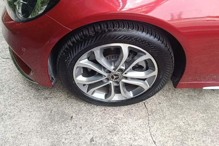 Used Mercedes-Benz C-Class 2018 C 180 L Fashion Edition Sport Version Left Front Wheel Hub