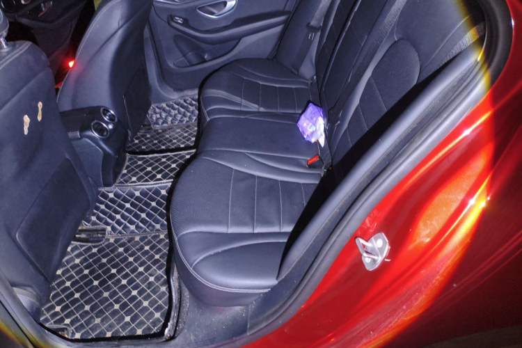 Used Mercedes-Benz C-Class 2018 C 180 L Fashion Edition Sport Version Left Rear Seat